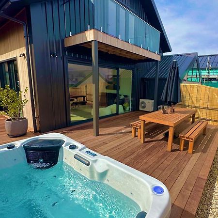 Remarkable View With Hot Tub แฟรงค์ตัน ภายนอก รูปภาพ